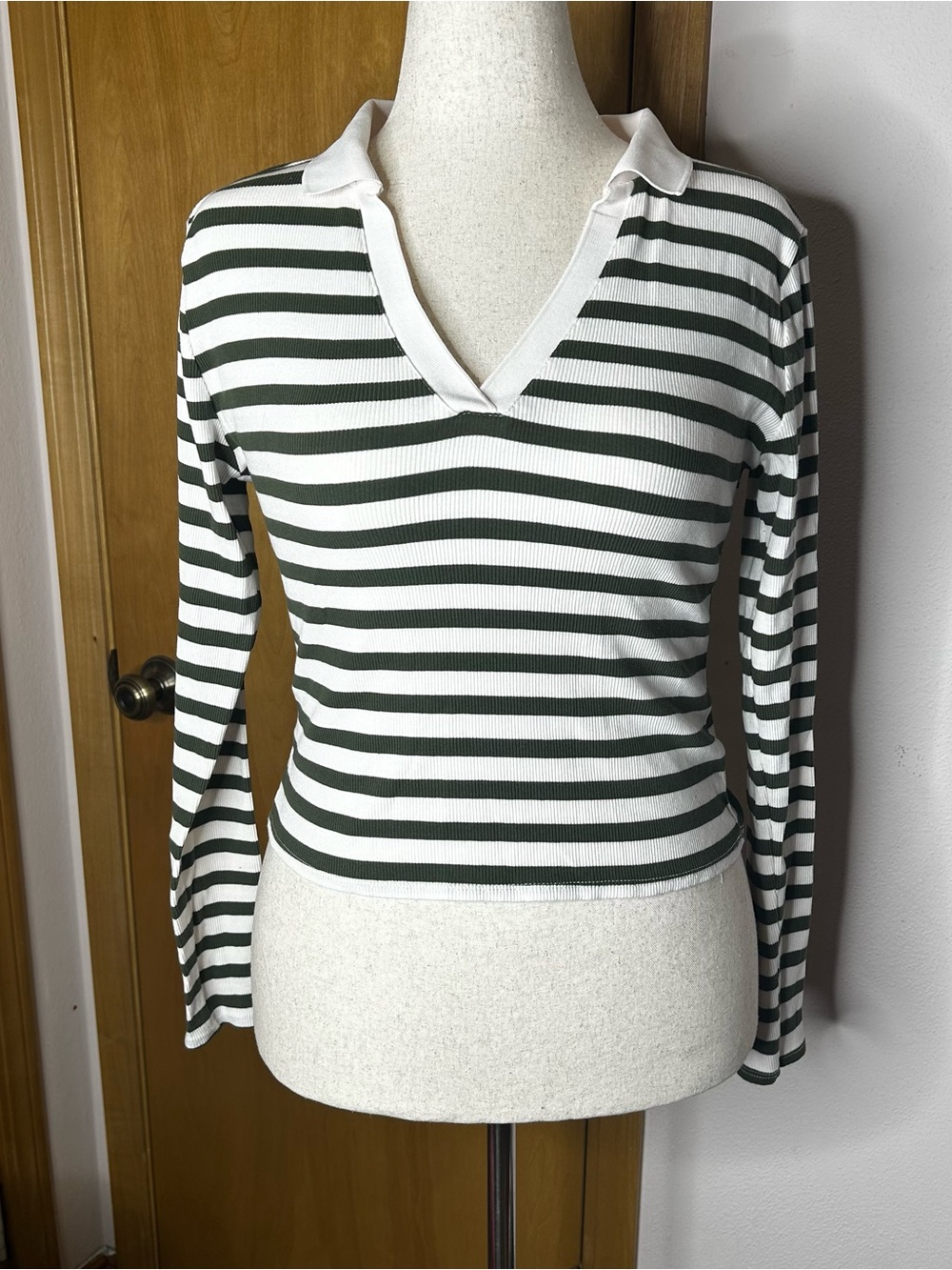 No Boundaries Olive & White Striped V-Neck Long Sleeve Tee
